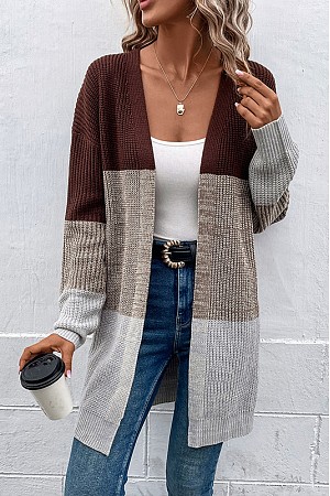 Long sleeves against color lon ... Long sleeves against color lon ...