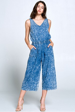 WASHED CHAMBRAY DOUBLE V NECK  ...