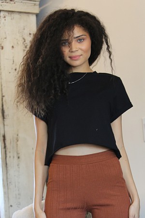 ROLL CUFF RAW HEM CROP TOP