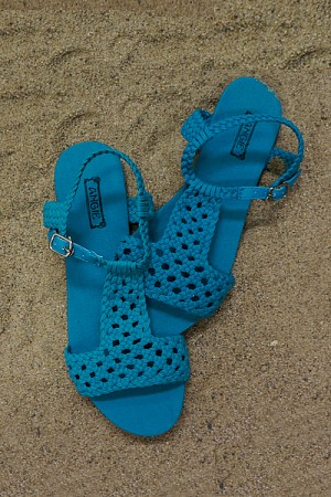 CROCHET FLAT SANDALS